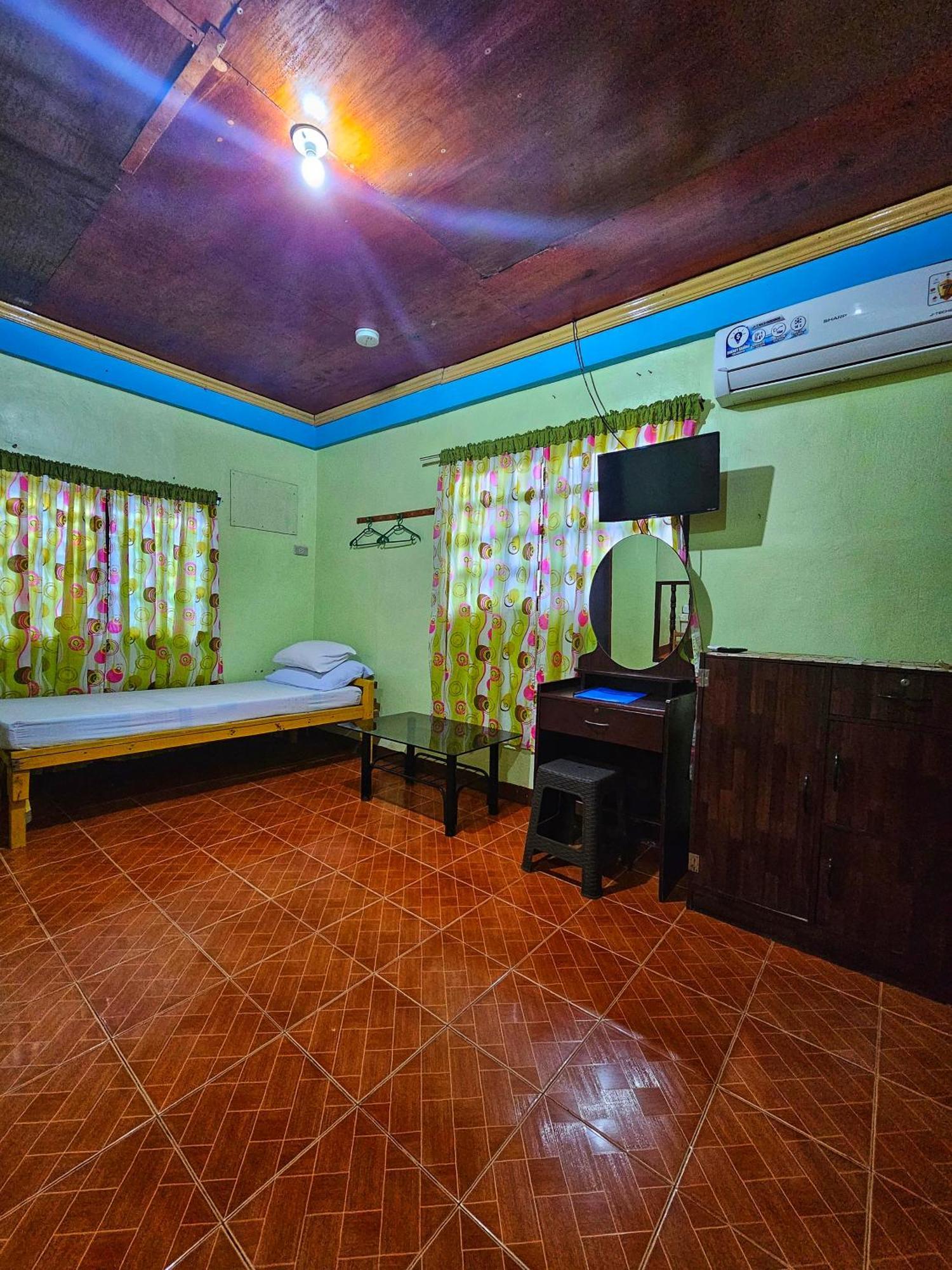 โบโฮล ซี บรีซ คอตเทจ แอนด์ รีสอร์ต Hotel Tawala  ภายนอก รูปภาพ