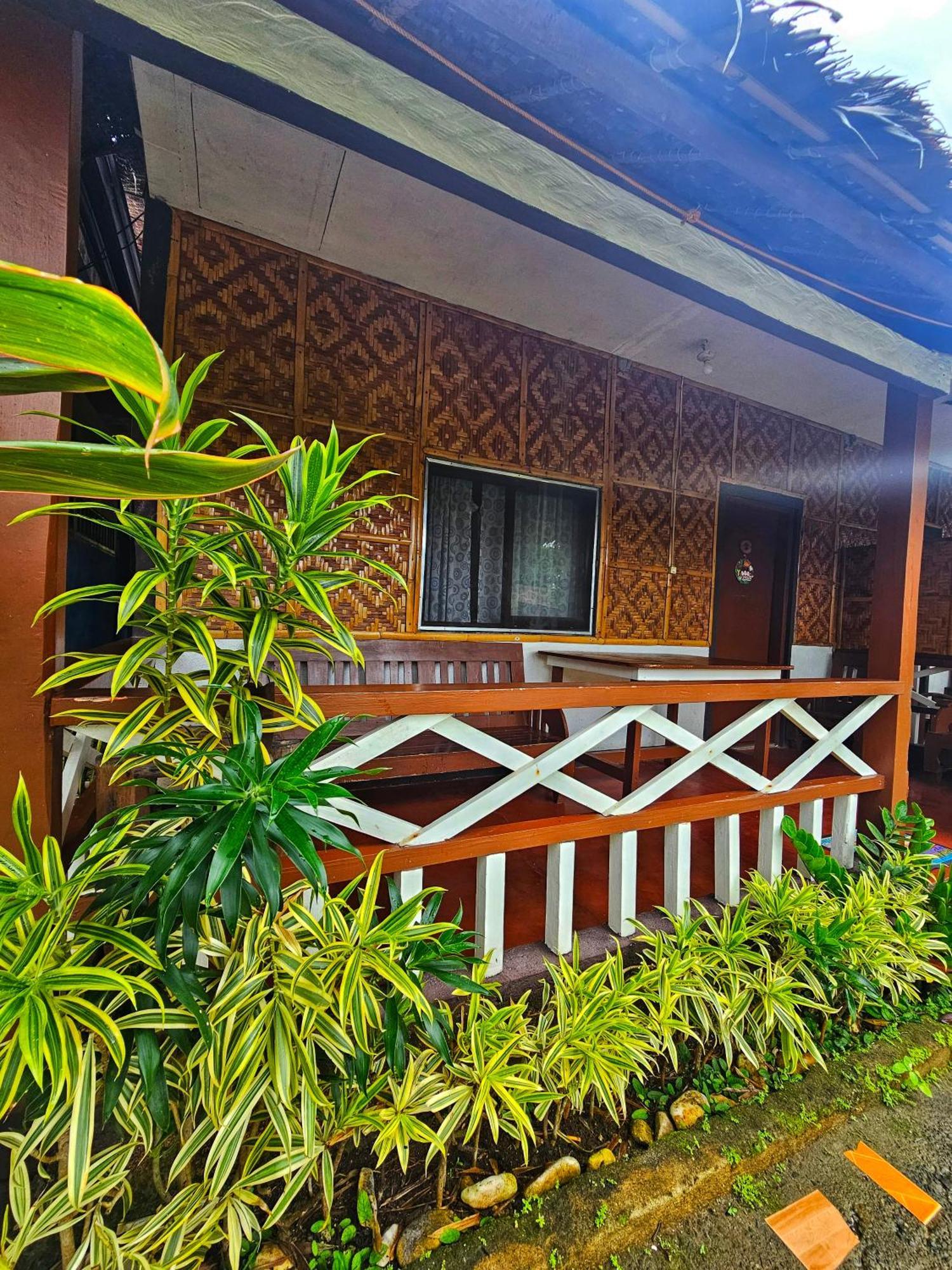 โบโฮล ซี บรีซ คอตเทจ แอนด์ รีสอร์ต Hotel Tawala  ภายนอก รูปภาพ