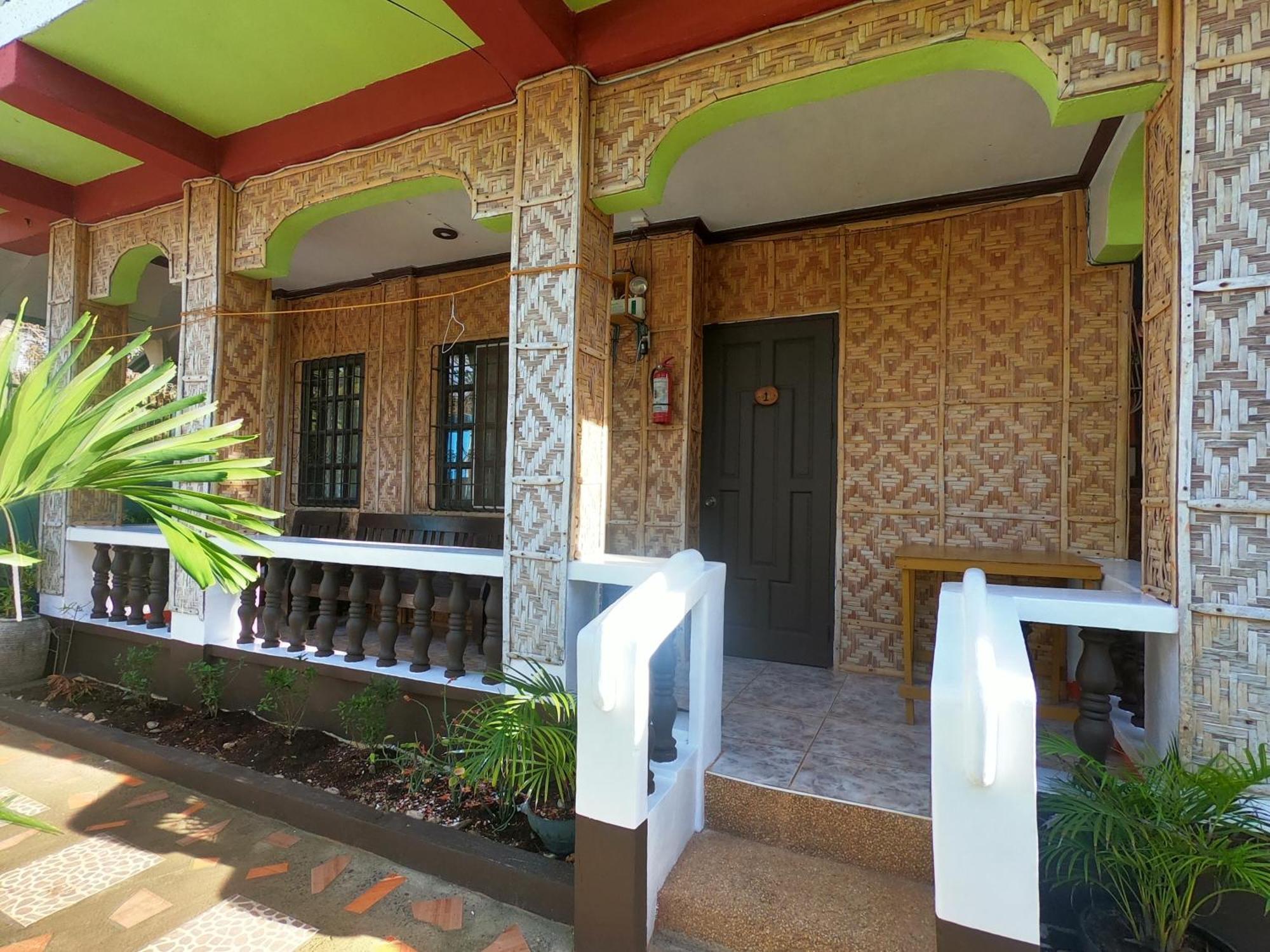 โบโฮล ซี บรีซ คอตเทจ แอนด์ รีสอร์ต Hotel Tawala  ภายนอก รูปภาพ